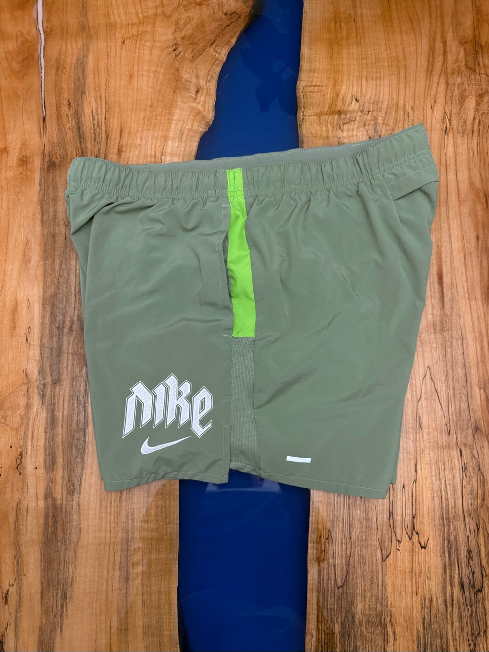 Nike Dri-FIT Running Shorts XL Sage Green Volt Athletic Gym Streetwear - Picture 11 of 12